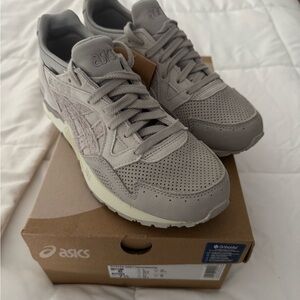 NIB Asics Light Gray Athletic Shoes